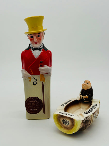 Johnnie Walker Master Figurine Bottle from 1961 (650.62ml) + Free Ashtrays