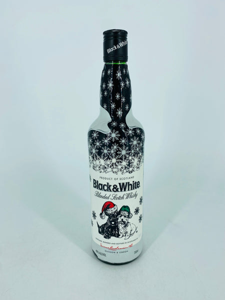 Black & White Buchanan’s Choice Old Scotch Whisky Christmas Edition (750ml)